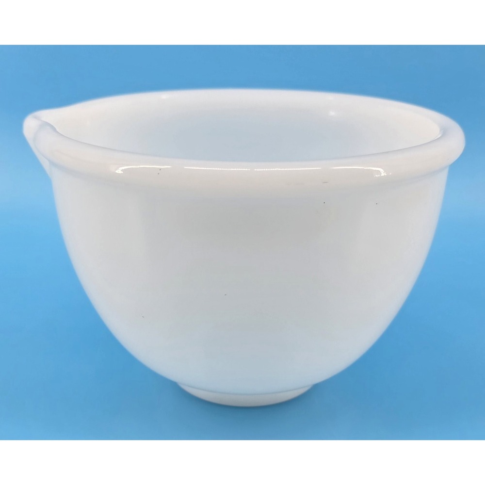 Vtg Glasbake Milk Glass Mixing Bowl W/Spout for‎ Sunbeam Mixmaster McKee 6x5"